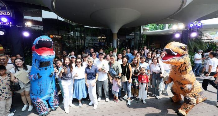 อลิอันซ์ อยุธยา เสิร์ฟรอยยิ้มและความอบอุ่น กิจกรรม Family Day 2026 ชวนลูกค้าผจญภัยบุกอาณาจักรไดโนเสาร์ ณ Jurassic World: The Experience Bangkok