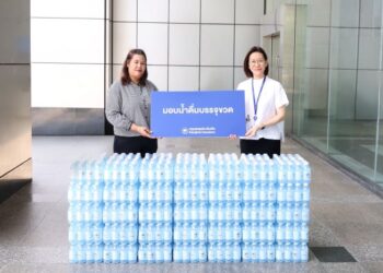กรุงเทพประกันภัยมอบน้ำดื่มเพื่อสนับสนุนกิจกรรมพัฒนาการเรียนรู้และความสามารถของเด็กและเยาวชนบ้านมหาราช