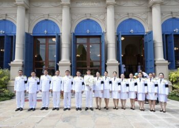 ธอส. ถวายสักการะเบื้องหน้าพระรูปและลงนามถวายความอาลัย สมเด็จพระเจ้าลูกเธอ เจ้าฟ้าพัชรกิติยาภา นเรนทิราเทพยวดี กรมหลวงราชสาริณีสิริพัชร มหาวัชรราชธิดา