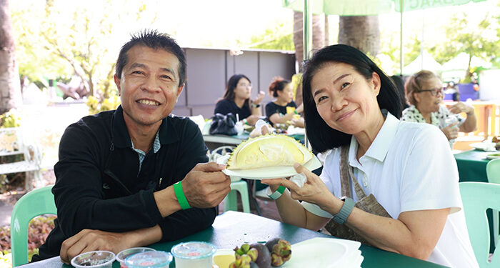 บรรยากาศคึกคัก! ประชาชนร่วมงานบุฟเฟต์ทุเรียนและผลไม้สุดพรีเมียม ที่ ธ.ก.ส. เสิร์ฟความฟินอิ่มอร่อยไม่อั้น