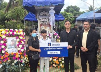 วิริยะประกันภัย มอบสินไหมทดแทน อุบัติเหตุหินขนาดใหญ่ร่วงใส่รถกระบะ บริเวณถนนสายเถิน-ลี้