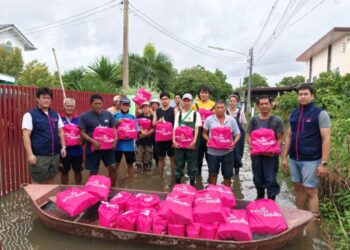 ออมสิน ลุยพื้นที่น้ำท่วมส่ง “ถุงออมสินห่วงใย” ถึงมือผู้ประสบภัยน้ำท่วม กทม.-ปริมณฑล