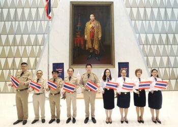 ออมสิน ลุยพื้นที่น้ำท่วมส่ง “ถุงออมสินห่วงใย” ถึงมือผู้ประสบภัยน้ำท่วม กทม.-ปริมณฑล