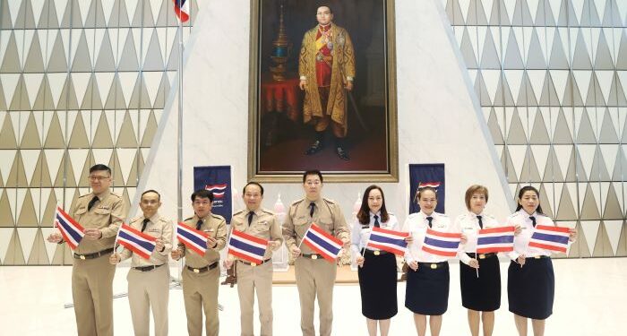 ออมสิน ลุยพื้นที่น้ำท่วมส่ง “ถุงออมสินห่วงใย” ถึงมือผู้ประสบภัยน้ำท่วม กทม.-ปริมณฑล
