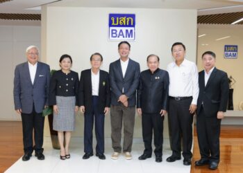 BAM เปิดบ้านต้อนรับ 2 คณะกรรมาธิการวุฒิสภา ชูแนวคิดเปลี่ยน “หนี้เสีย” ให้เป็น “หนี้สุข” ผลักดันนโยบายแก้หนี้ที่เป็นธรรมและยั่งยืน สร้างโอกาสใหม่ให้คนไทย