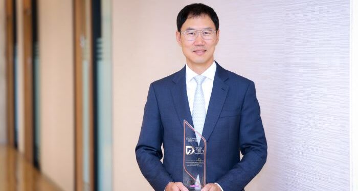 “โชน โสภณพนิช” คว้ารางวัลเกียรติยศ DAILYNEWS TOP CEO 2026 เมื่อ “ความใส่ใจ” คือคำตอบของการเปลี่ยนผ่านสู่ Longevity และการสร้าง “ชีวิตดี 4 ด้าน” ที่ยั่งยืน